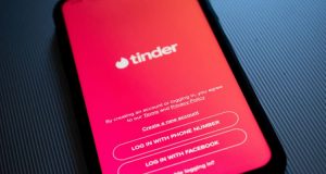 Read more about the article How to Succeed on Tinder – 10 Steps That Will Make you Master Tinder